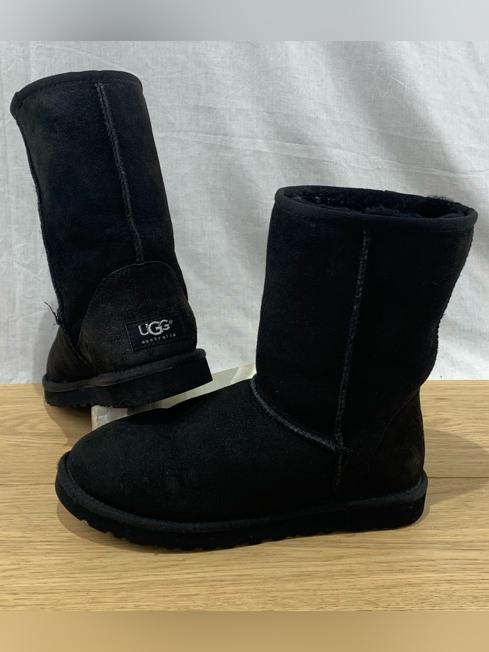 UGG Australia Women's Classic Short Black Sheepskin Boots Size 7